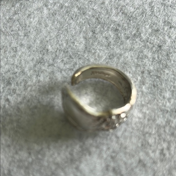 Oneida Stainless Steel Vintage-Inspired Thumb Ring - Picture 11 of 16